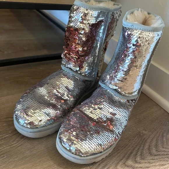 Silver/pink Sparkle Ugg boots size 9 - Picture 4 of 4